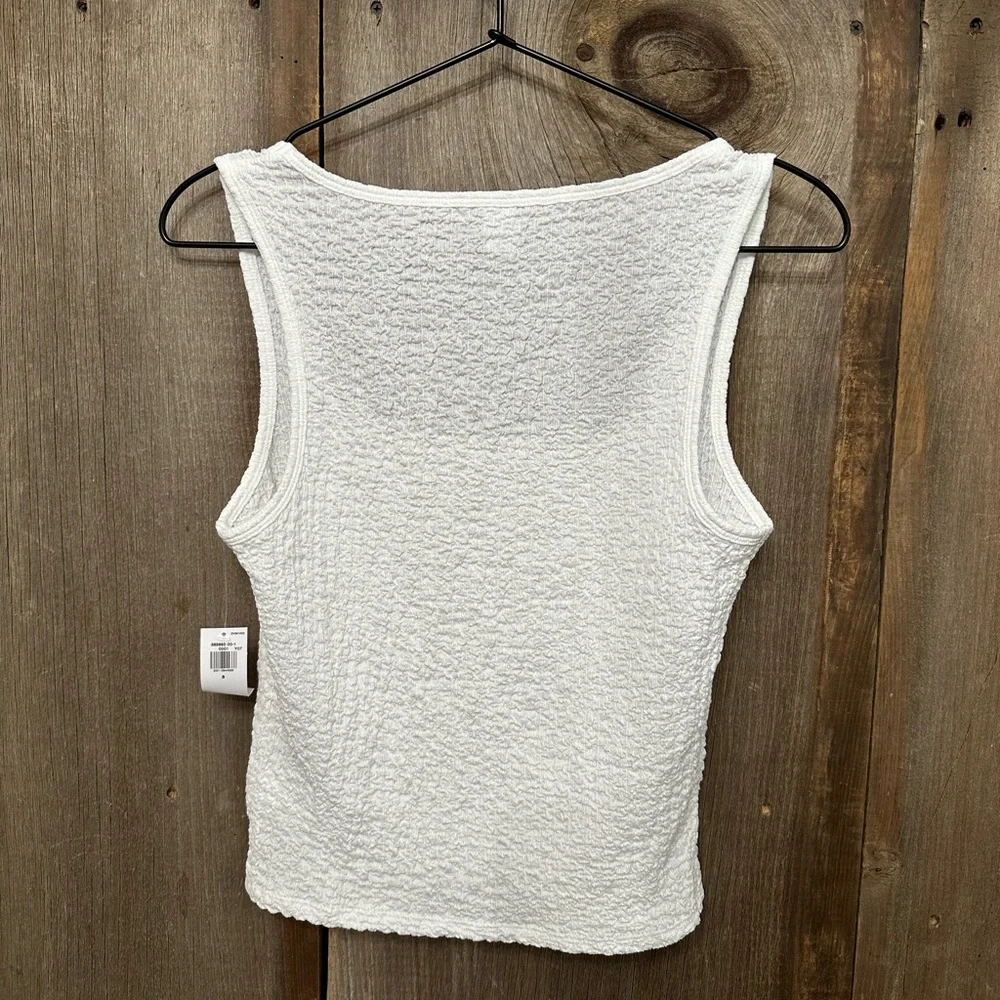 Old Navy Square Neck Textured Tank Top in White Lillies Size Small Women’s
